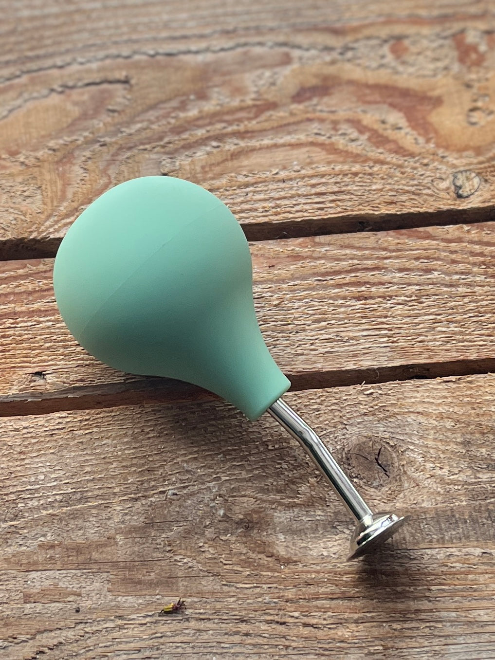 Sprinkle ball for wet felting